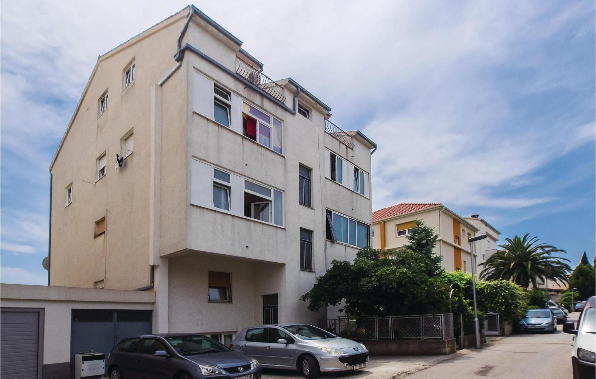 Cozy Apartment In Split With Kitchenette Eksteriør billede